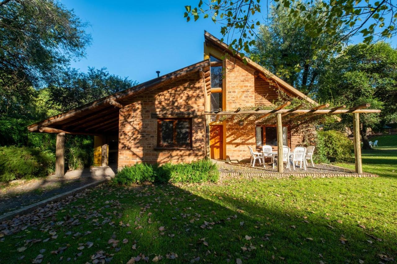 Grenouille Hotel Villa General Belgrano Exterior photo